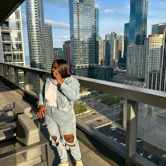 Meet your Posher, Jazmyne - Picture 3 of 4